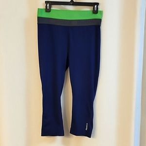 EUC Reebok Women's Large Navy Workout Capri length leggings